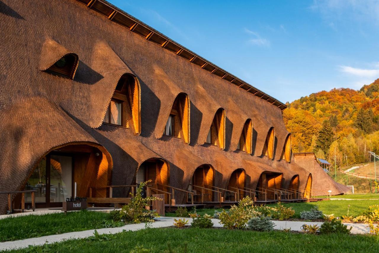 Hotel Cuibul de Lemn à Rîşnov Extérieur photo
