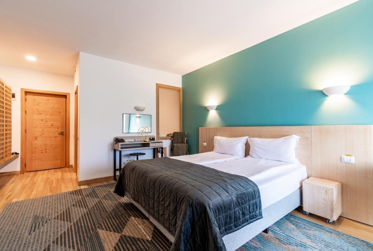 Hotel Cuibul de Lemn à Rîşnov Extérieur photo