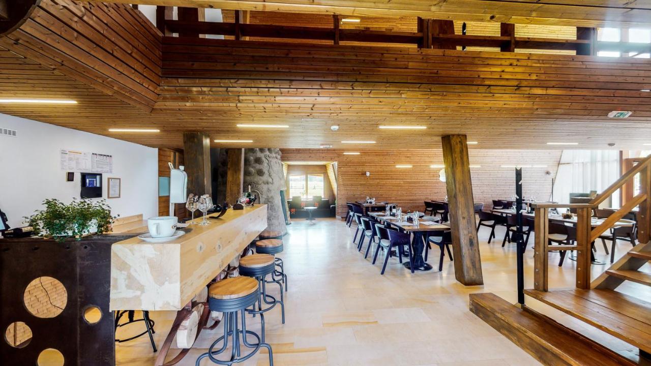 Hotel Cuibul de Lemn à Rîşnov Extérieur photo