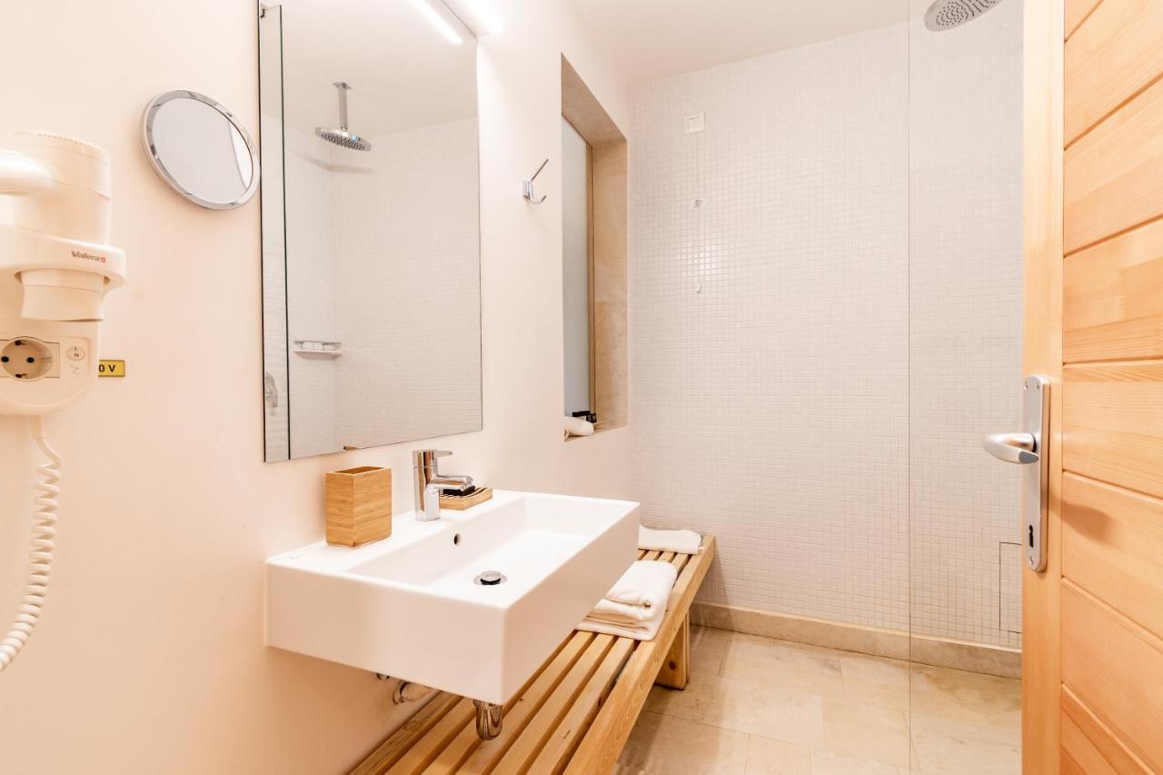 Hotel Cuibul de Lemn à Rîşnov Extérieur photo