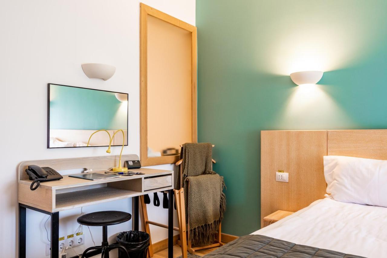 Hotel Cuibul de Lemn à Rîşnov Extérieur photo