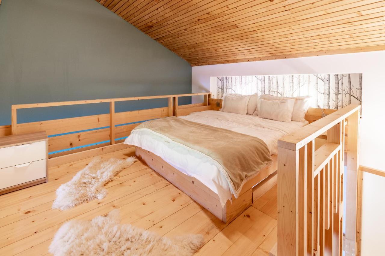 Hotel Cuibul de Lemn à Rîşnov Extérieur photo