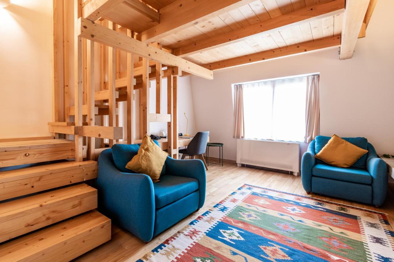 Hotel Cuibul de Lemn à Rîşnov Extérieur photo